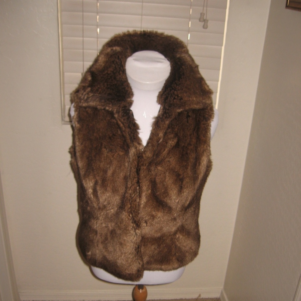 Kenna - T Faux Fur Womens Vest - Brown Med